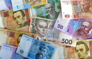 Порошенко хоче підняти мінімальну зарплату до 4100 гривень