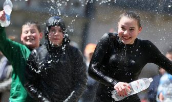 Якщо у Великодній понеділок Вас облили водою – радійте!