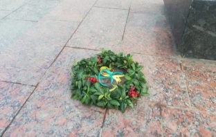 У День Соборності в Криму до пам’ятника Кобзарю принесли калину