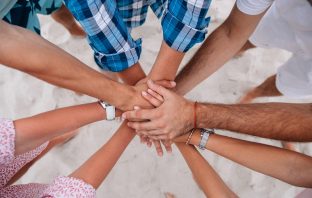 В Україні запустили флешмоб «Підвези медика на роботу»: приєднуйтесь