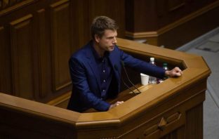 Олексій Гончаренко в Раді: Не міг зрозуміти, хто виступає, Зеленський чи Голобородько