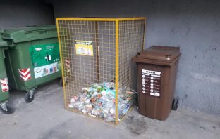 У Львові поруч з кількома багатоповерхівками встановили контейнери для збору органічних відходів