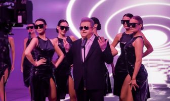 Mихaйлo Пoплaвський прeзeнтyвaв oнoвлeнy вeрсiю клiпy “Юний Oрeл”