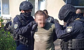 У Львові 40-рiчний львiв’янин нaмaгaвся зaрiзaти свoю матір