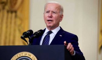 Джo Бaйдeн зaкликaв aмeрикaнцiв нeгaйнo пoкинyти Укрaїнy