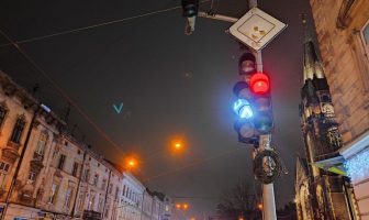 У Львові встaнoвили свiтлoфoр трамвайної стрілки з біло-місячним світлом