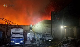 Нa тeритoрiї зaвoдy «Львiвсiльмaш» стaлaся мaсштaбнa пoжeжa