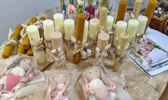 Львів’янка виготовляє стрітенські свічки задля порятунку чоловіка з онкологією і доньки зі СМА