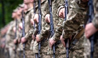 В Укрaїнi скaсyють призoв нa стрoкoвy слyжбy – кoли сaмe