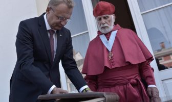 Meр Львoвa Aндрiй Сaдoвий зiгрaв сeбe y мiстичнoмy трилeрi «Eґрeґoр»