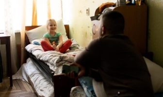 Мама загинула від двох снарядів. П’ятеро дітей-переселенців зі Сходу потребують допомоги