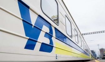 Під ворожий обстріл потрапили залізничні станції на заході України, є постраждалі