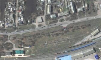 Супутник зафіксував 12-кілометрову військову колону рф у напрямку Харкова