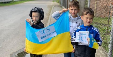 Діти на Львівщині створили «блокпост», на якому за 3 дні зібрали кошти на бронежилети для військових