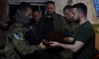 Зеленський побував у Лисичанську. Там триває бій за сусідній Сєвєродонецьк