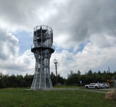 Нова оглядова вежа у Карпатах на Львівщині, з якої видно не лише Дрогобич і Трускавець