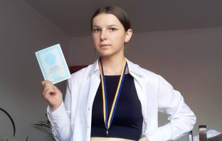 Склала спрощене ЗНО на 600 балів: історія школярки з села на Львівщині