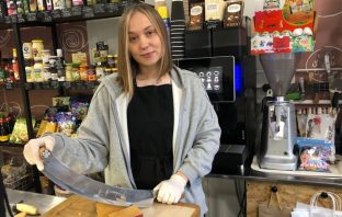 Бахмутянка відкрила сирну крамницю у Львові