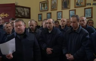 Російським військовополоненим, які перебувають у таборі у Львівській області, влаштували різдвяну вечерю з кутею