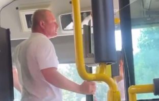 Водій автобуса, який вигнав з салону пасажирку, більше не працюватиме на міських маршрутах