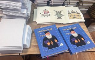 У Львові завершують адаптувати книги та фільми для незрячих людей
