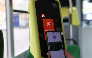 У Львові розпочали роботи з відновлення можливості оплати проїзду банківськими картками