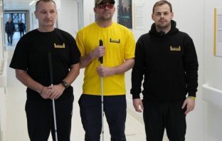 Як взаємодіяти з незрячими людьми: 10 порад від центру НЕЗЛАМНІ