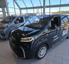 Львівська облрада відмовилась повідомити, хто погодив купівлю автомобіля за 2,7 млн грн