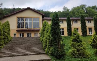Львівська облрада за 59 млн грн перебудує турбазу в Карпатах під центр спротиву