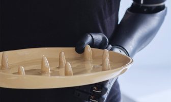 !FEST починає використовувати адаптивний посуд для людей з обмеженою рухливістю
